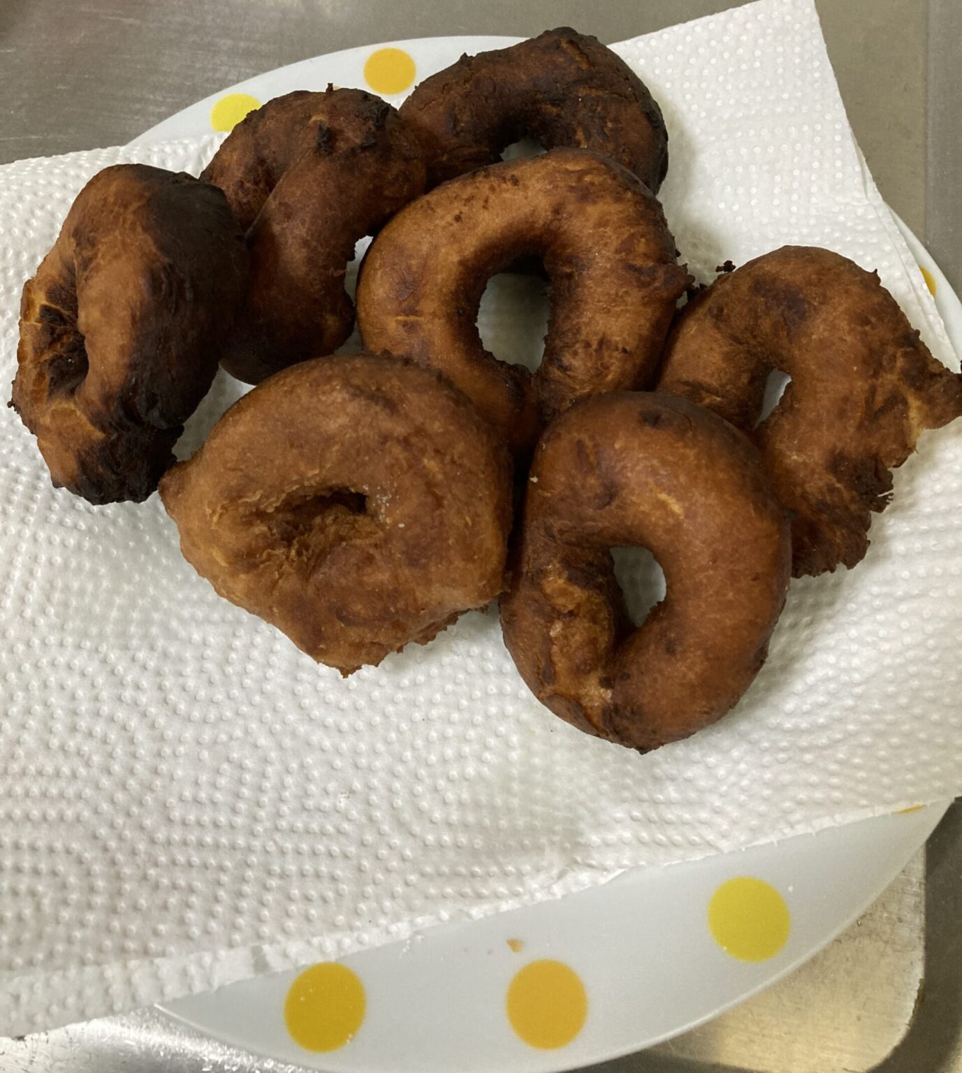 焦げたドーナツ　