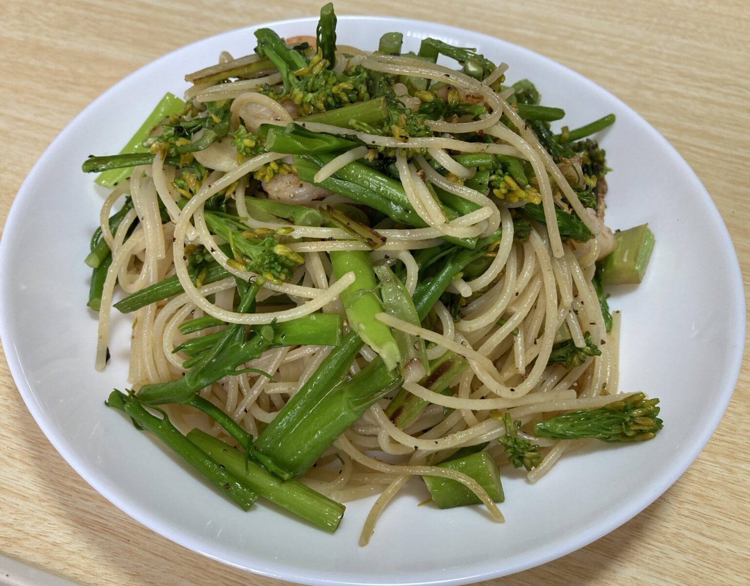 スティックセニョールとエビのパスタ画像